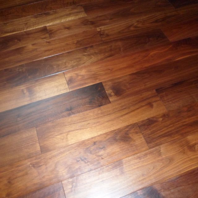 Паркет из ореха